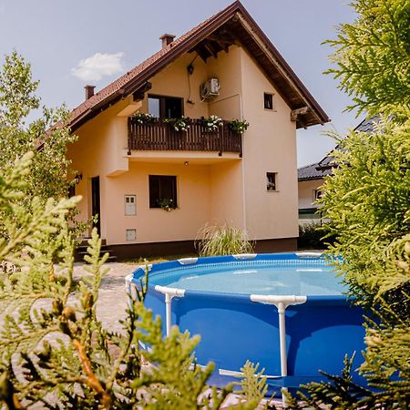 Holiday Home Avita Bihać Eksteriør billede