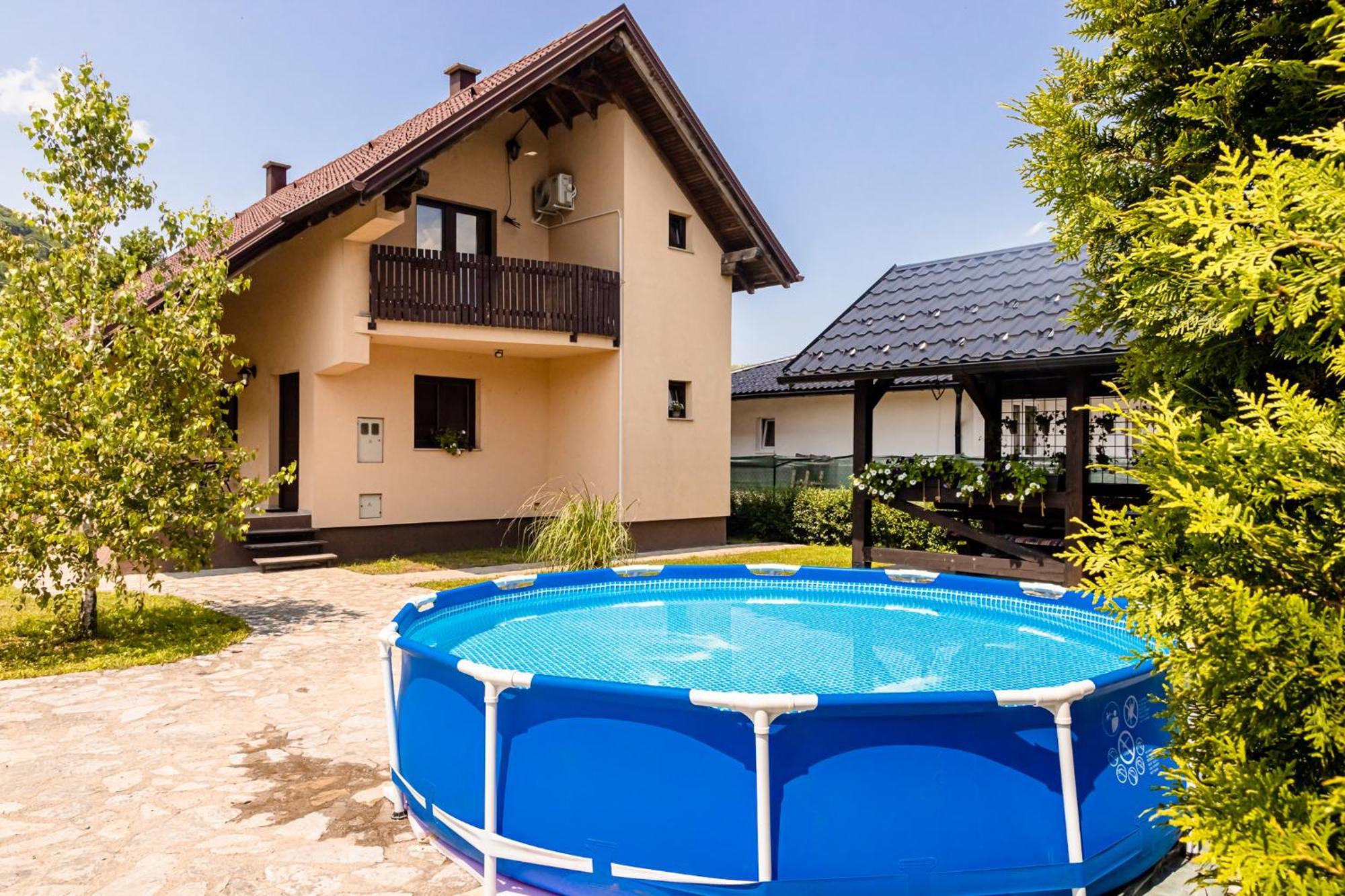 Holiday Home Avita Bihać Eksteriør billede