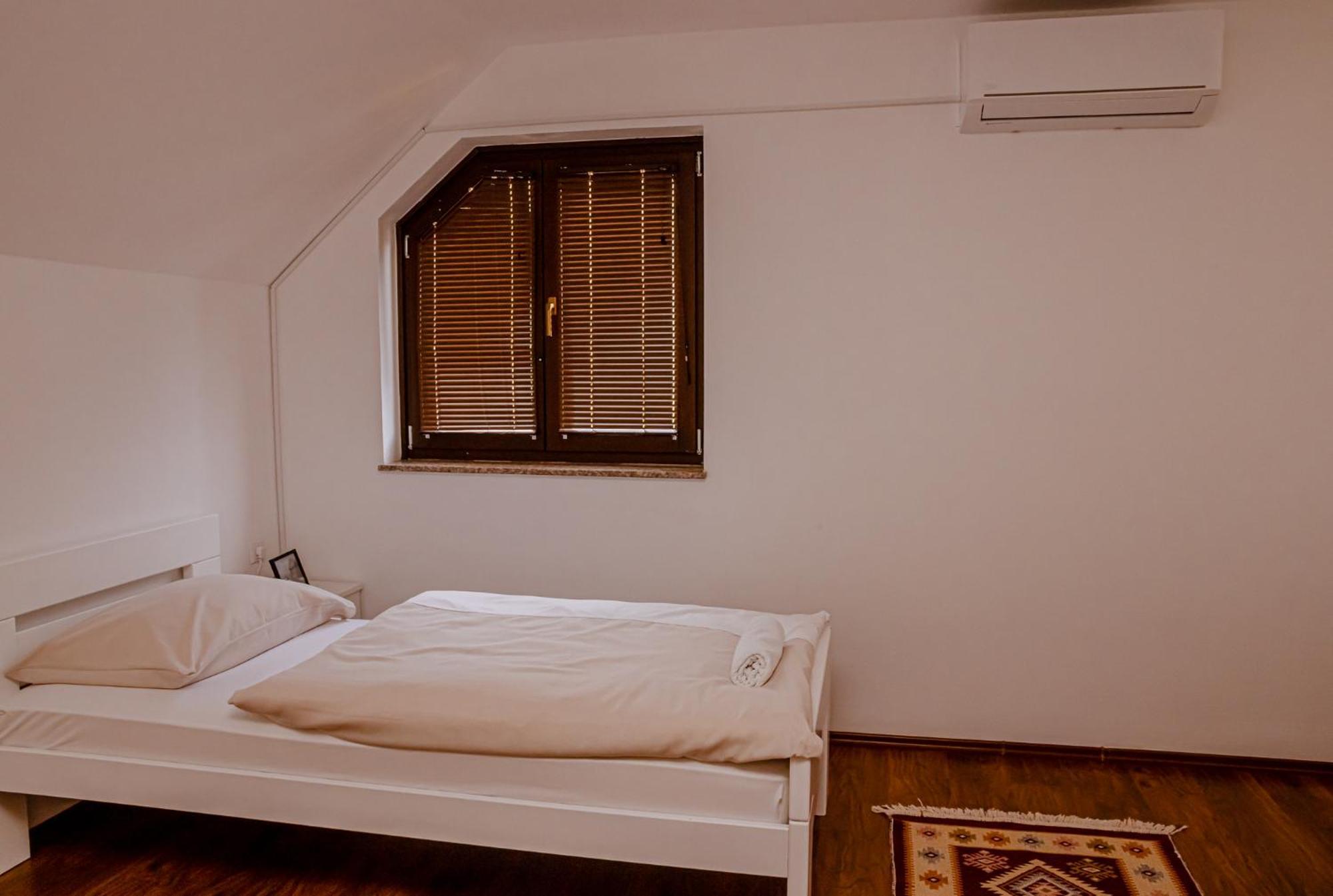 Holiday Home Avita Bihać Eksteriør billede