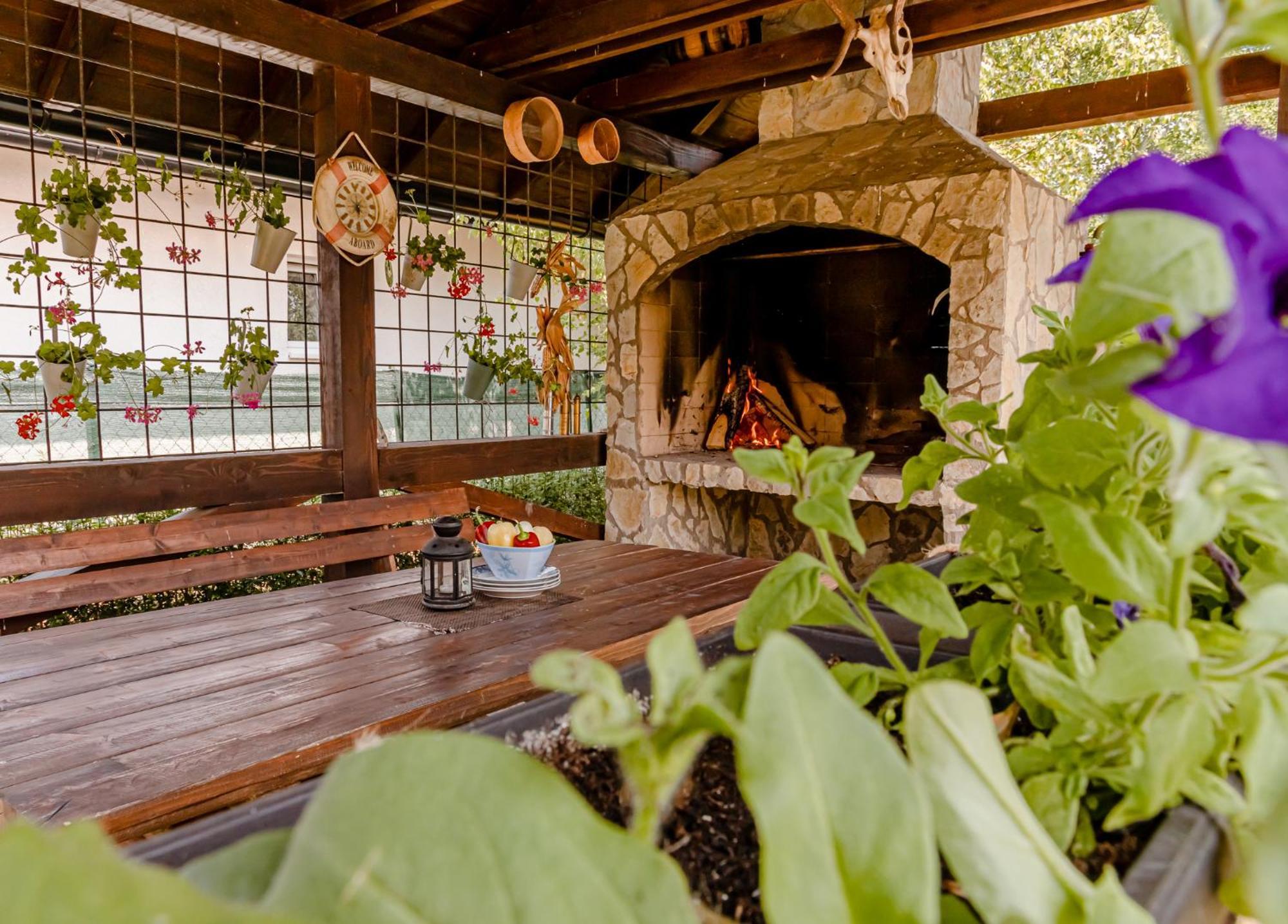 Holiday Home Avita Bihać Eksteriør billede