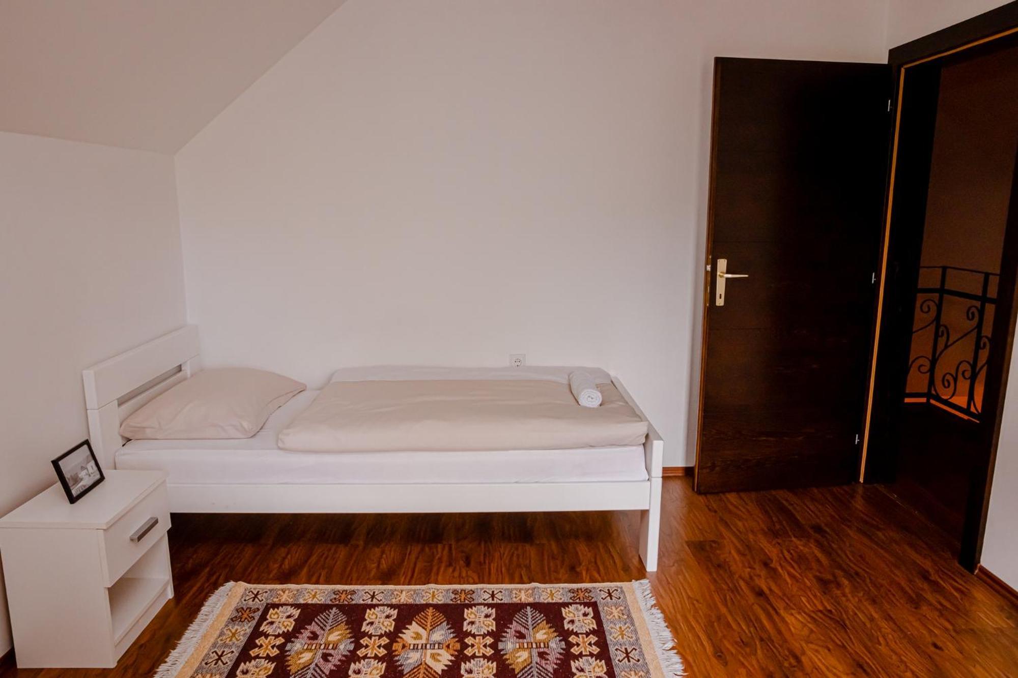 Holiday Home Avita Bihać Eksteriør billede